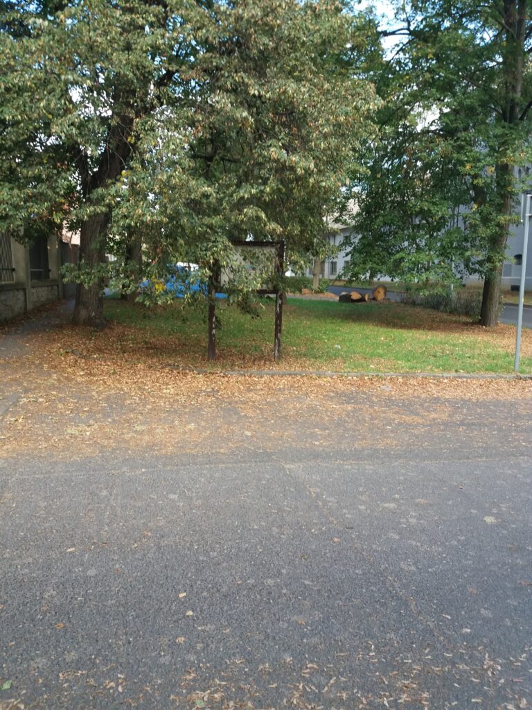 Nástěnka park Pilská u hlavního vchodu